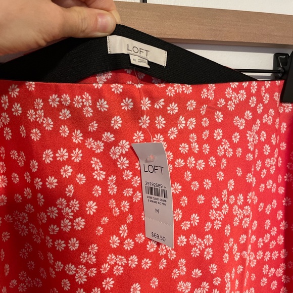 LOFT Size M mid length skirt - Picture 2 of 4